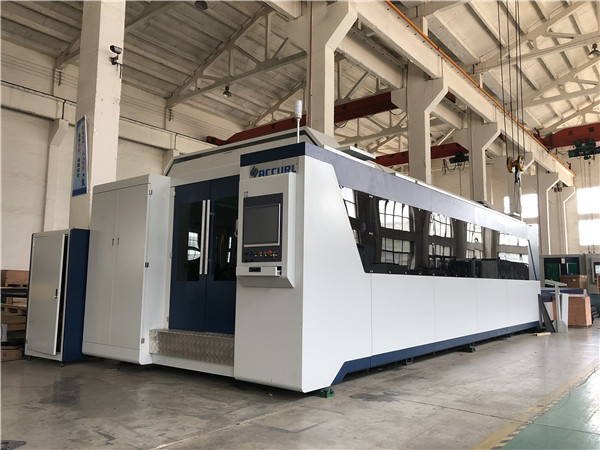IPG 2kw.3kw,4000w metal laser cutting machine with Dual exchange table